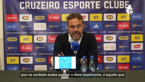 Artur Jorge vê 'coincidência' em tabela do Cruzeiro após duelo no Brasileirão - Portal38
