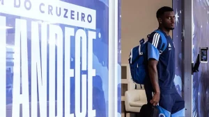 Ex-Cruzeiro, Bruno Alves tem estreia vitoriosa e garante classificação na Inglaterra - Portal38