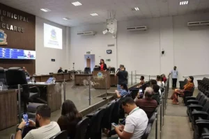 Câmara de Montes Claros aprova requerimentos para asfalto, ônibus e ações sociais - Portal38
